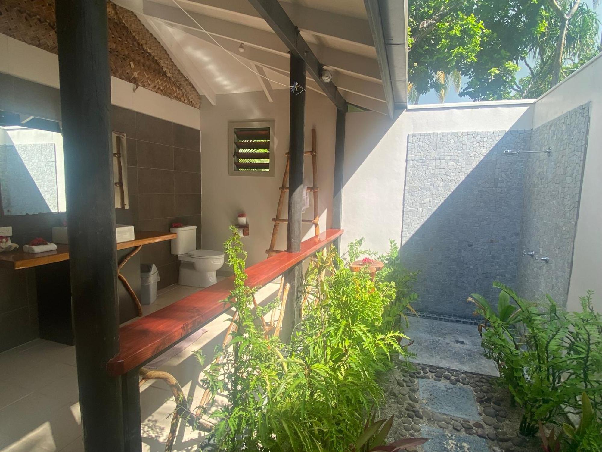Coconut Beach Resort Tavewa Island Esterno foto