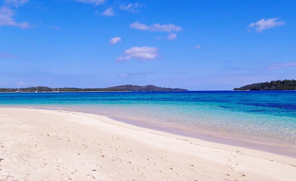 Coconut Beach Resort Tavewa Island Esterno foto